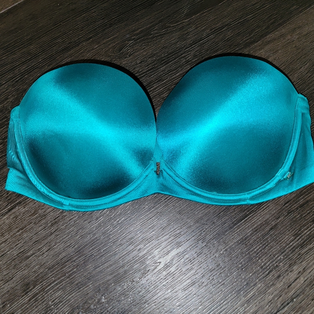 Victoria's Secret Very Sexy 32D Bra